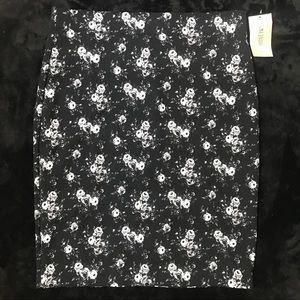 NWT - Honey & Lace Pencil Skirt - 2X